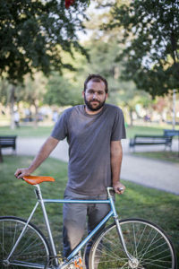 Tom&aacute;s Echibur&uacute;-web